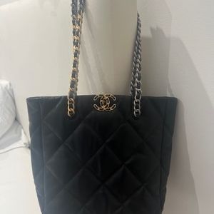 Meet your Posher, Monika